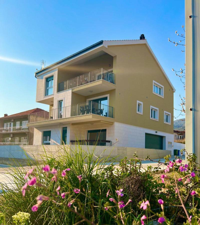 Vila Zrina - Apartmani Trogir Exterior foto