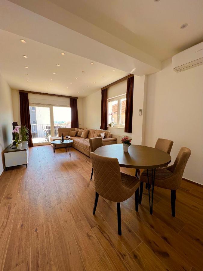 Vila Zrina - Apartmani Trogir Exterior foto