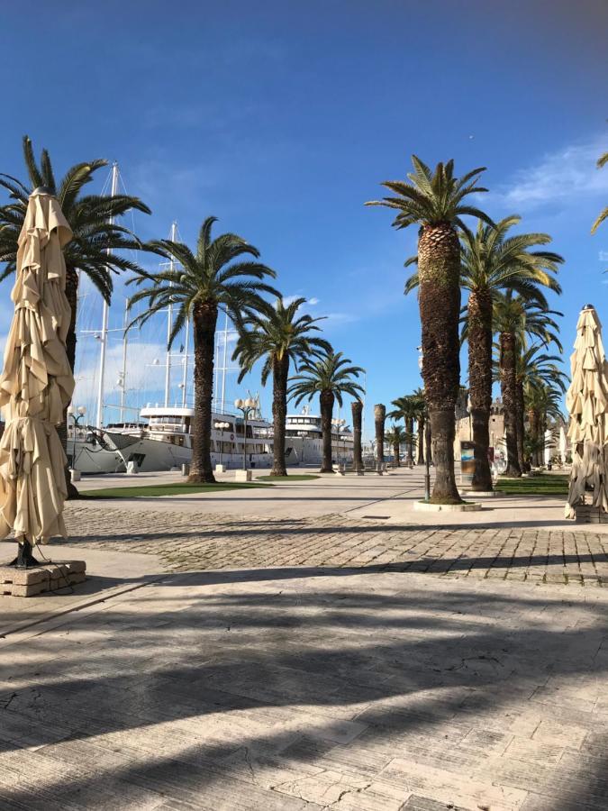 Vila Zrina - Apartmani Trogir Exterior foto