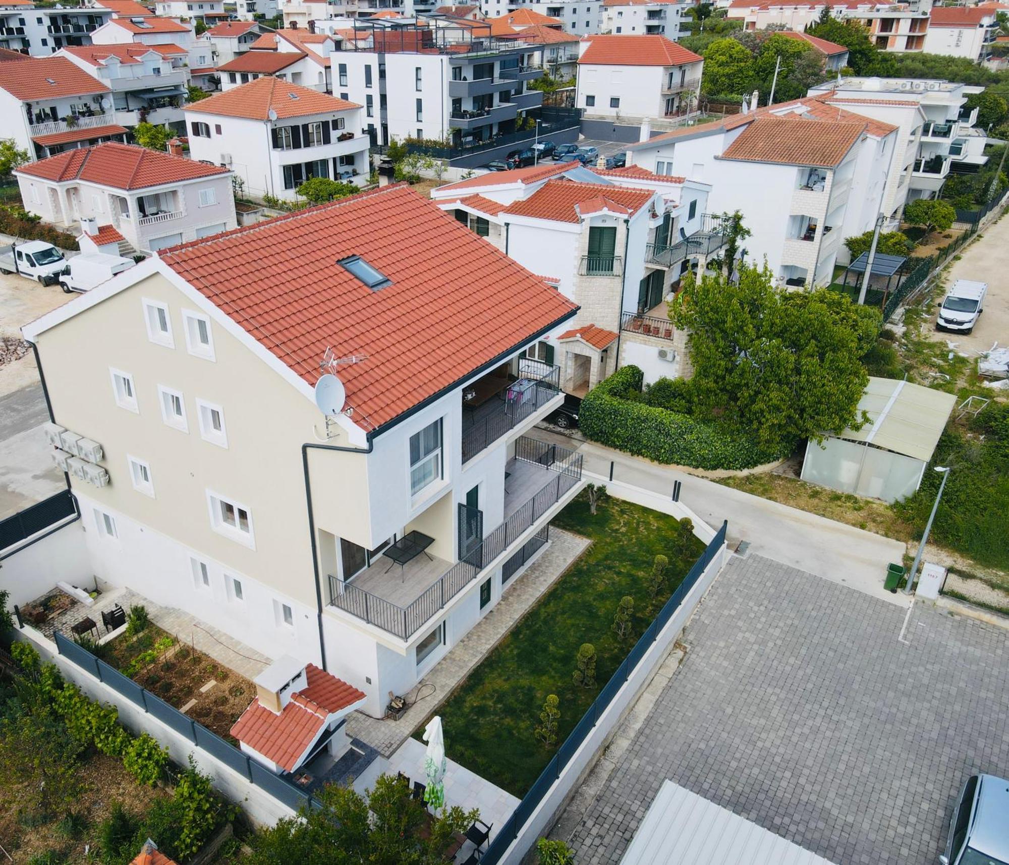 Vila Zrina - Apartmani Trogir Exterior foto